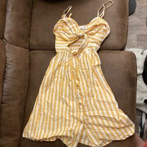 yellow dress